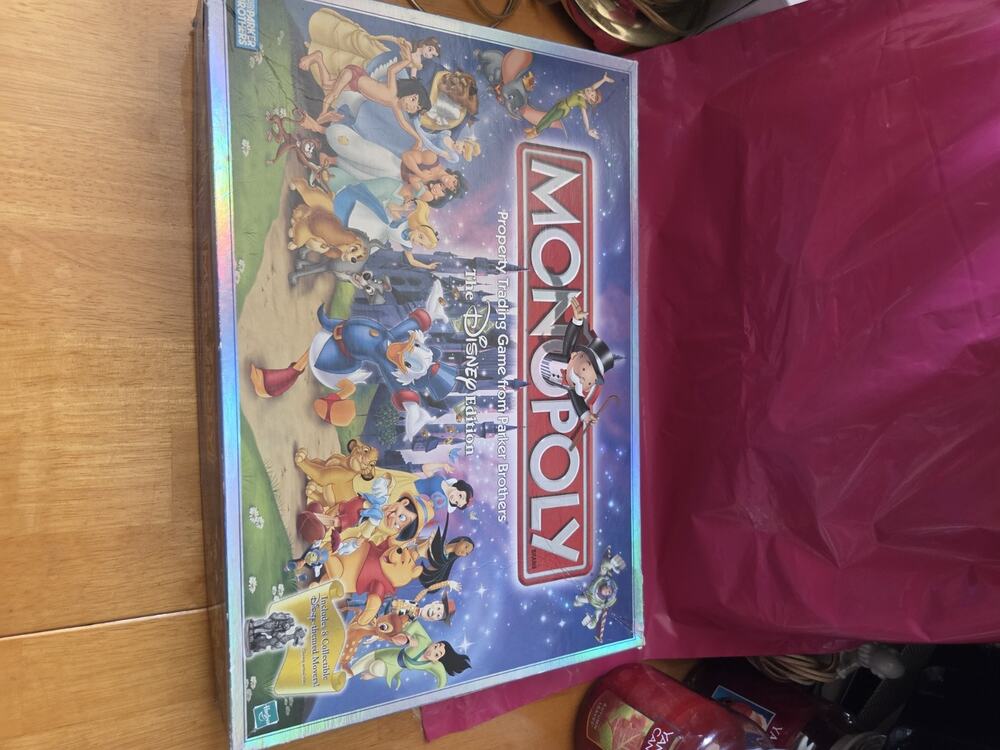 MONOPOLY The Disney Edition Board Game w/ Collectible Figures, all pcs included.